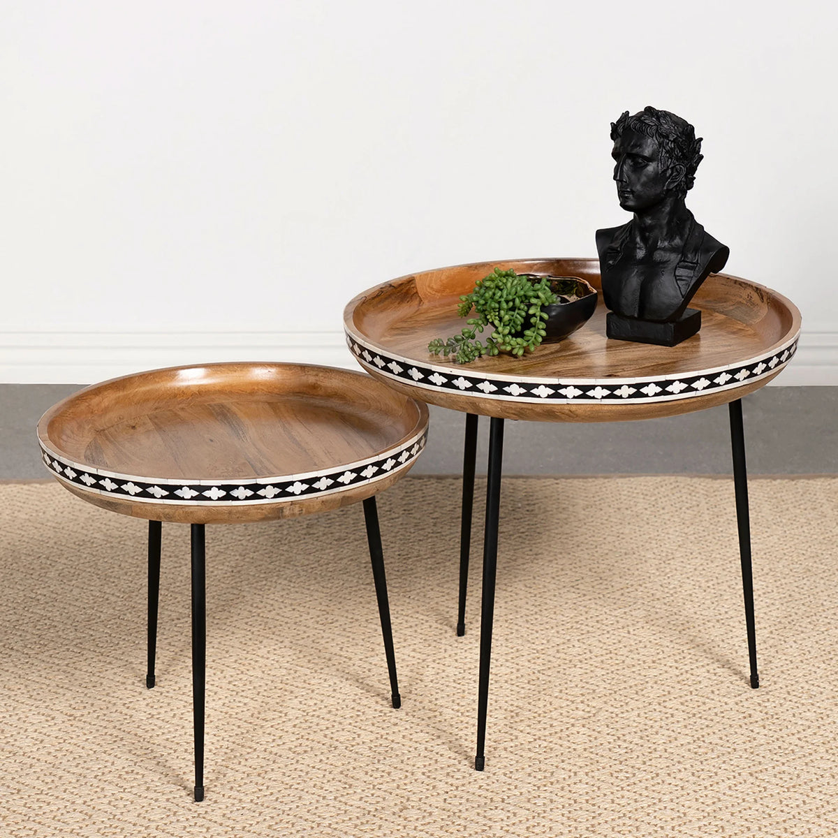 Wood Farmhouse Round Nesting Table W1816