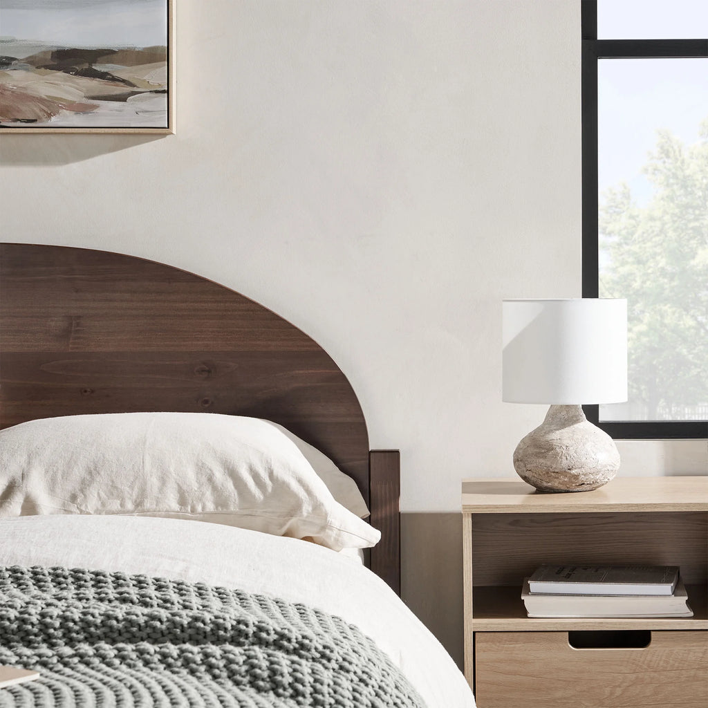 Solid Wood Queen Bed K94423