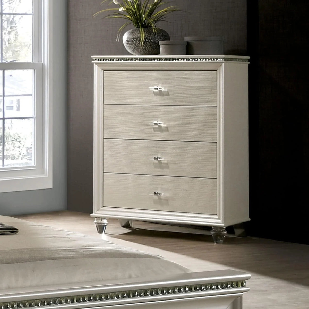 Pearl White 4-Drawer Chest K8885