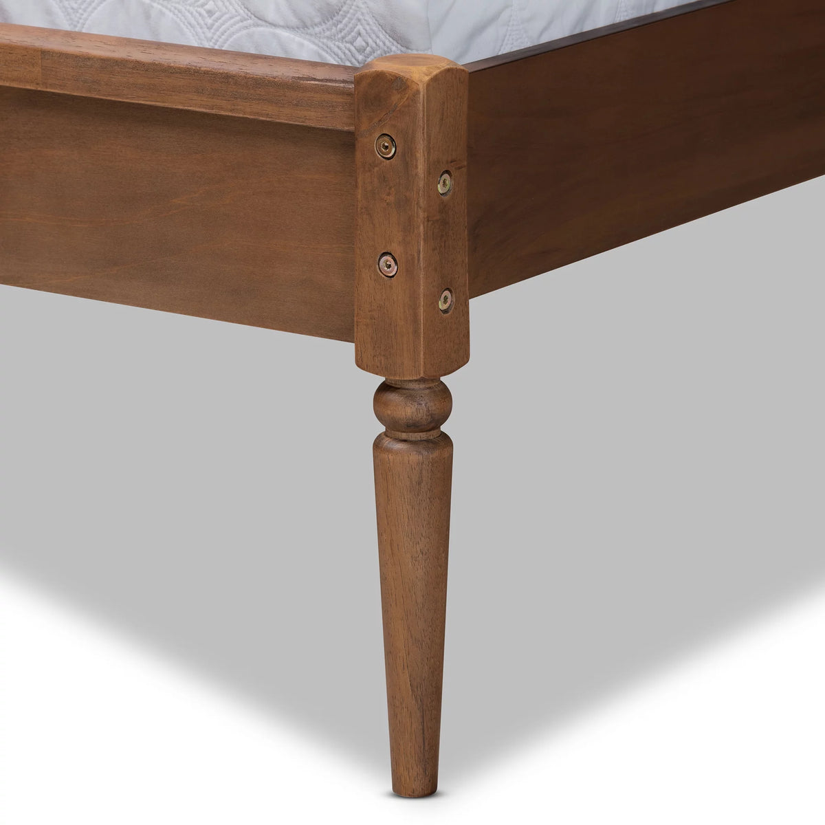 Walnut Brown Wood and Synthetic Rattan Queen Size Platform Bed D877