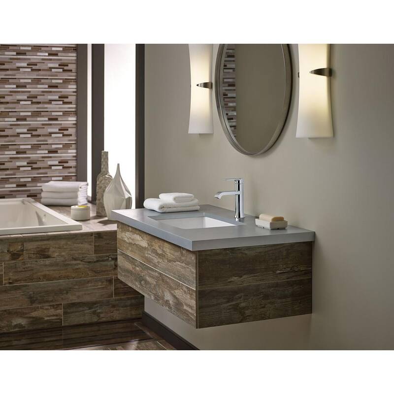 Single Handle Single Hole Bathroom Faucet in Chrome D63390