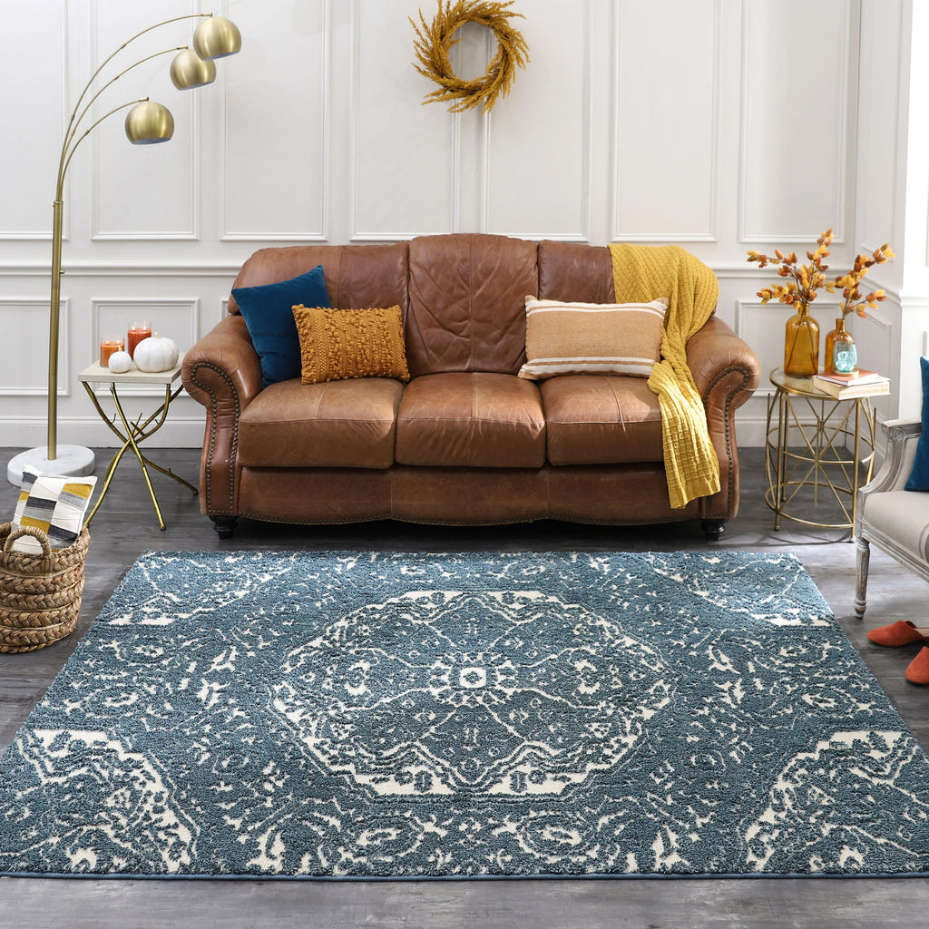 Blue 5' x 8' Area Rug N1071