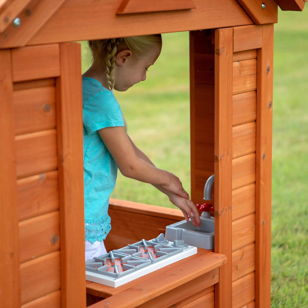 Cedar Wooden Playhouse U43151
