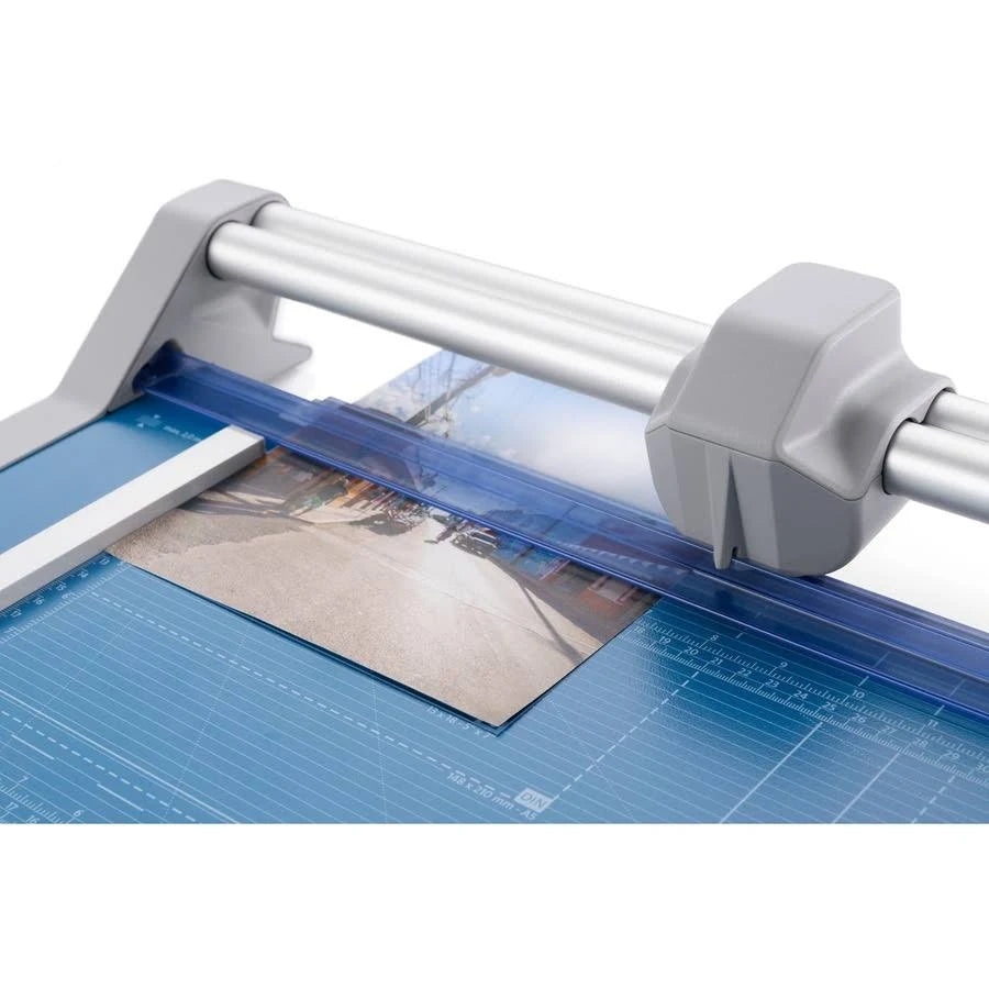 Rotary Trimmer 14.2 in E207