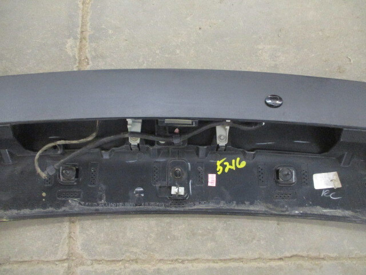 Pre-Owned Jeep Cherokee Rear Spoiler Wing with Brake Light Lamp Z14937